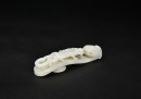 A Fine White Jade Belt Hook Carved with a Chilong. Qianlong&ndash;Jiaqing Period - 3