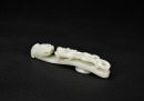 A Fine White Jade Belt Hook Carved with a Chilong. Qianlong&ndash;Jiaqing Period - 4