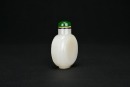 A White Jade Snuff Bottle. Qing Dynasty - 2