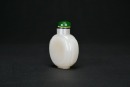 A White Jade Snuff Bottle. Qing Dynasty - 3