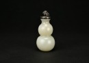 A White Jade Double-Gourd Snuff Bottle. Qing Dynasty - 5
