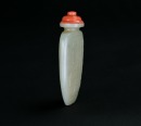 A Late Qing White Jade Snuff Bottle Incised with Poetic Verses - 4