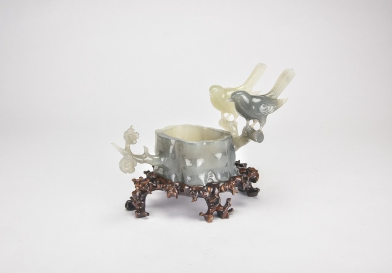A Black And White Jade &ldquo;Magpies And Prunus&rdquo; Brush Washer