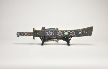 A Group of Three Snuff Bottles. Late Qing Dynasty&ndash;Republic Period