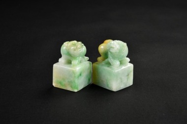 A Pair of Jadeite Mythical Beast Seals. Late Qing Dynasty / Republic Period