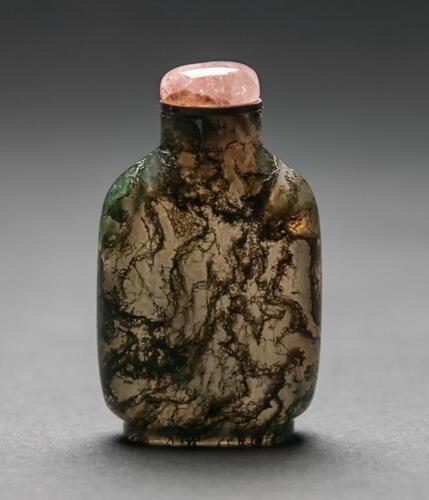 Qing - A Greenish Plants Agate Snuff Bottle