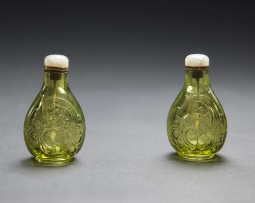 Qing-A Transparence Green Glass Snuff Bottle