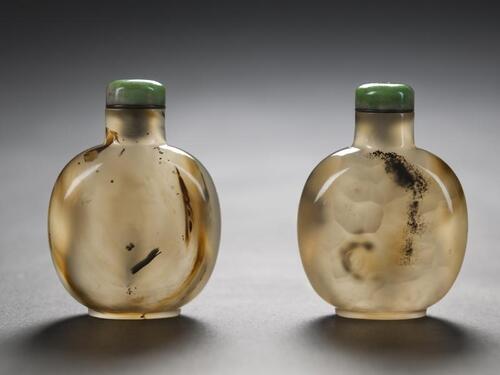 Qing-An Agate Carved Snuff Bottle (Jadeite Stopper)