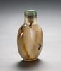 Qing-An Agate Carved Snuff Bottle (Jadeite Stopper) - 2