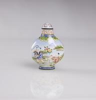 Late Qing/Republic-A Enamel ‘Figure’ Snuff Bottle