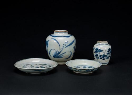 Qing - Two Blue And White Dishes And Two Jugs