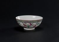 Guangxu A Famille Glazed Peach and Ling Zhi bowl
