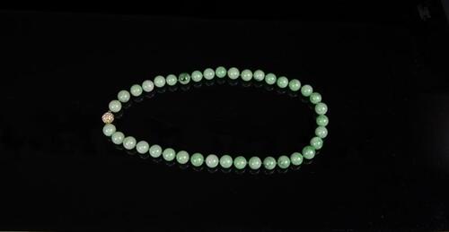 A Jadeite Beads Necklaces