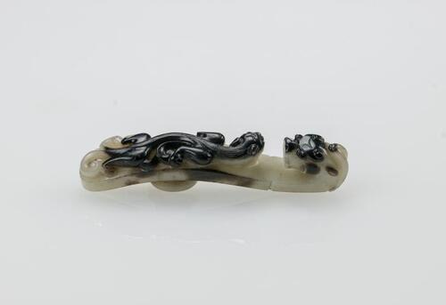 Qing-A Black And White Jade Carved &#8216;Chilong&#8217; Belt buckle