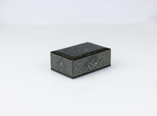 Late Qing/Republic- A Lacquer Insert Mother Of Pearl Cover Box