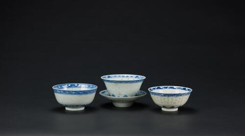 Late Qing/Republic- A Three Blue And White Cups and One Cup Pad With Mark