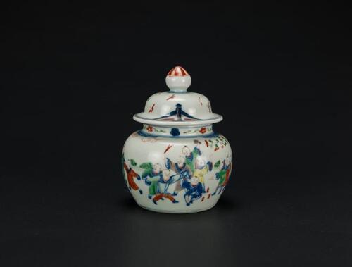 Qing-A Wu Cai ‘Child’s Play’Cover Jar ‘Da Ming Jiajing Nian Zhi’ Mark”
