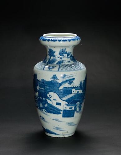 A Blue And White ‘Landscrpe’Vase