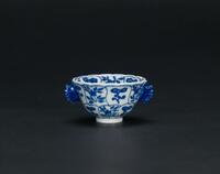 A Blue And White Barbed-Ram Double Handle Lingzhi Cup