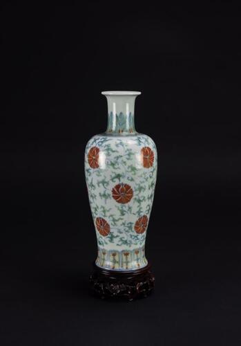 A Doucai‘Floral’Vase‘Da Qing Yongzheng Nian Zhi’Mark