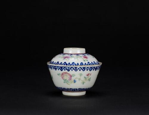 Qing-A Famille-Glaze Tea CupAnd Cover