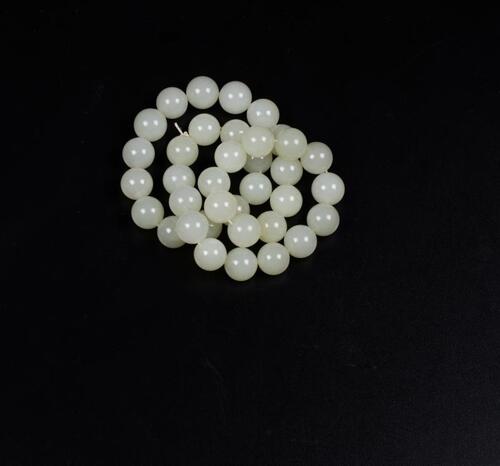 A White Jade Beads Necklace