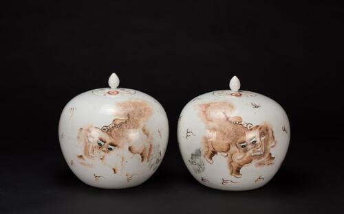 Fang Jiazhen(Guangxu)A Pair Of Famille-Glazed Cover Jars