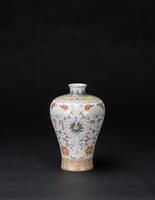A Famille-Glazed Flowal Scroll Vase_Da Qing Qianlong Nian Zhi _Mark