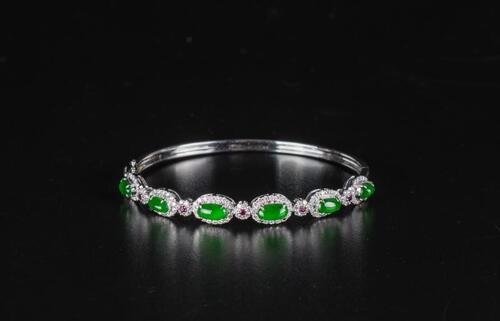 Fine emerald green Jadeite Jade diamond bracelet
