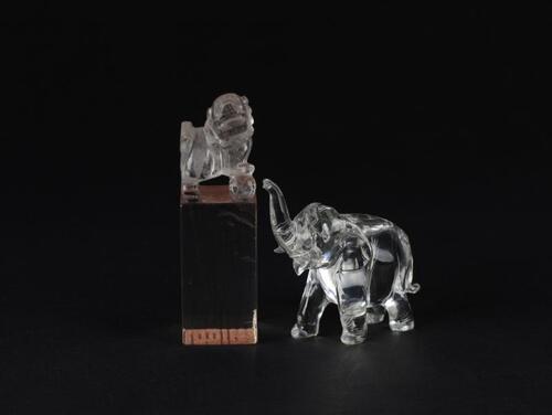 A Clear Crystal Seal and A Elephant