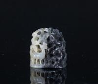 Liao-A Black And White Jade Carved ‘Deer’ Censer Top