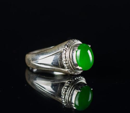 A Translucent Green Jadeite Ring