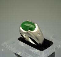 A Fine Translucent Jadeite Jade Diamond Men�s Ring