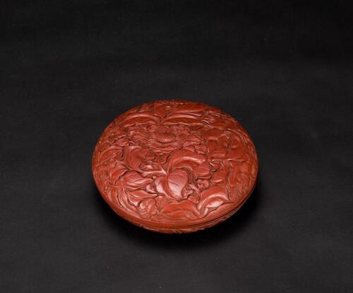 A Cinnabar Lacquer Carved �Flower� Cover Box D: 17.5 cm