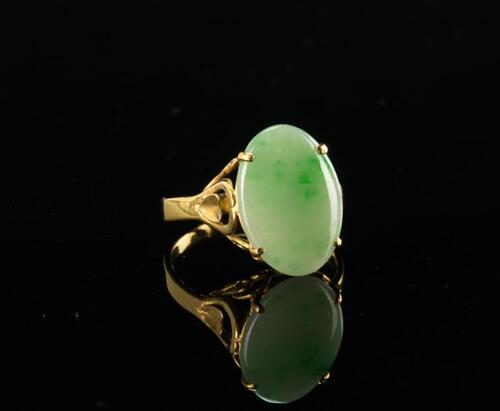 A Jadeite Gold Ring