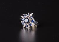 A Sapphire Mounted With Diamond 18k White Gold Lady Ring