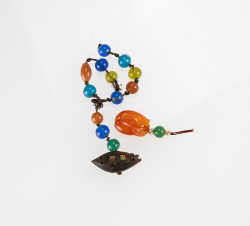 An Agate Pendant and Beads Hand Bracelet