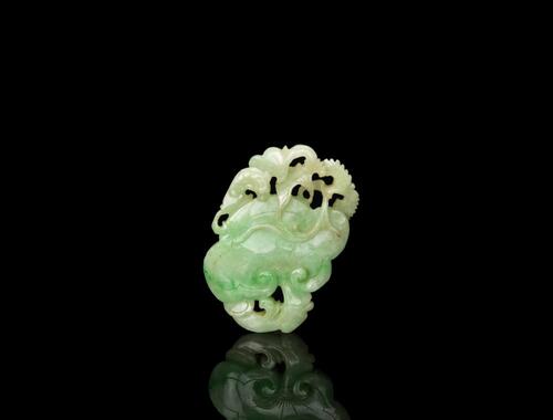 Late Qing/Republic- A Jadeite Carved Ruyi Pendant