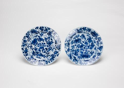 18th Century-A Pair Of Blue And White "Flowers" Dishes