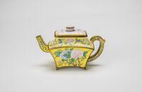 Late Qing-A Painted Enamel Yallow Ground "Flowers" Tea Pot