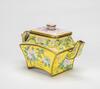 Late Qing-A Painted Enamel Yallow Ground "Flowers" Tea Pot - 3