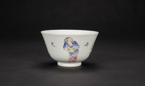 Qing - A Famille Glazed �Warriors� Cup