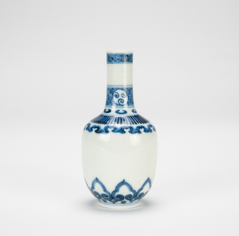 Qing - A Blue and White Small Vase.