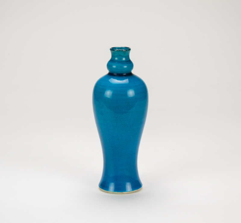 Qing-A Malachite Green-Glazed Vase