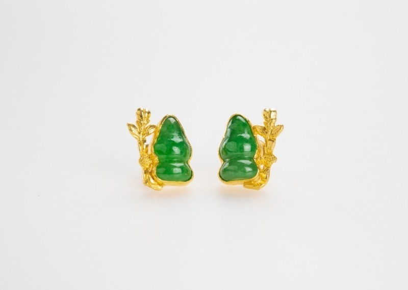 Republic - A Pair Of Jadeite Gold Earing