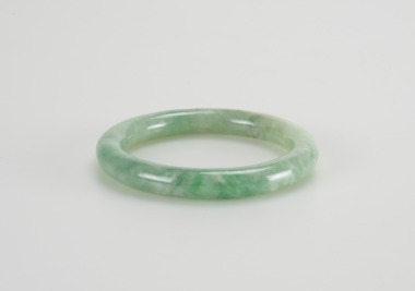 A Jadeite Bangle