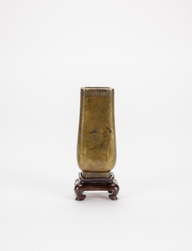 17th Century - A Bronze Vase (Woodstand)