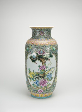 Late Qing/Republic - A Large Famille Glaze ‘Brids And Flowers’ Vase