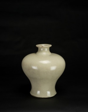 Ming - A Ge Yao Glazed Vase