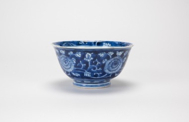Qing Kagxi - A Blue And White Flowers Bowl. ‘Two Fishes’ Mark